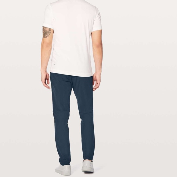 Lululemon •  Navy Commission Pant Slim Warpstreme 34" • Size 30 - Picture 3 of 9